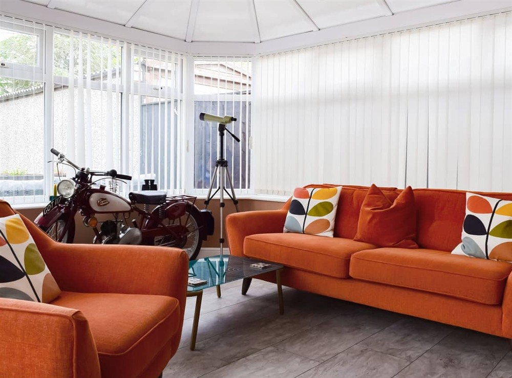 Living room (photo 4) at Pinecote in Bottesford, Leicestershire