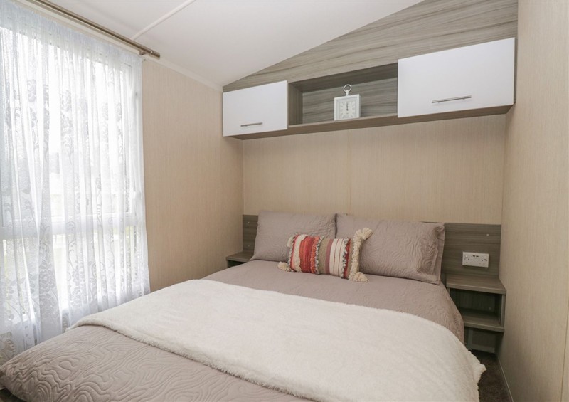 A bedroom in Pinewood at Pinewood, Kidlington