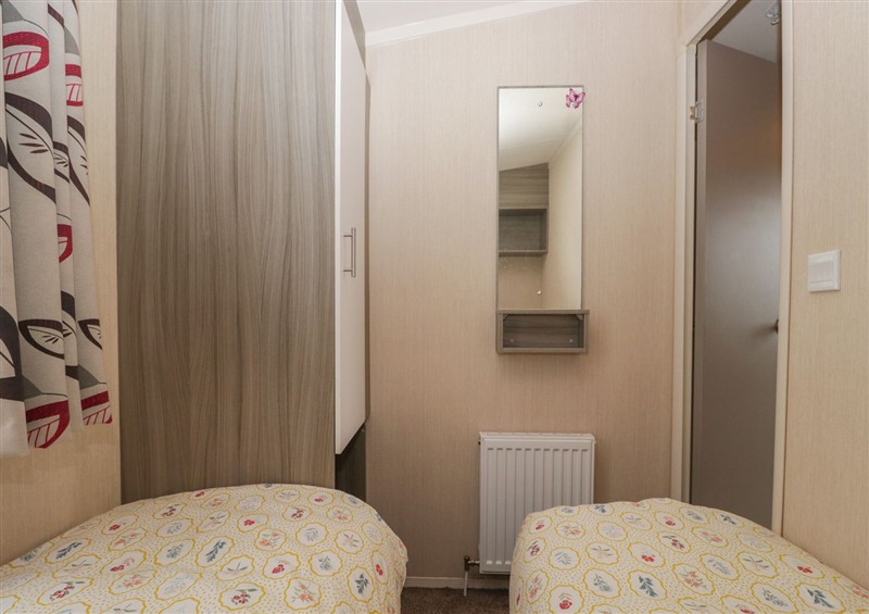 One of the 3 bedrooms at Pinewood, Kidlington
