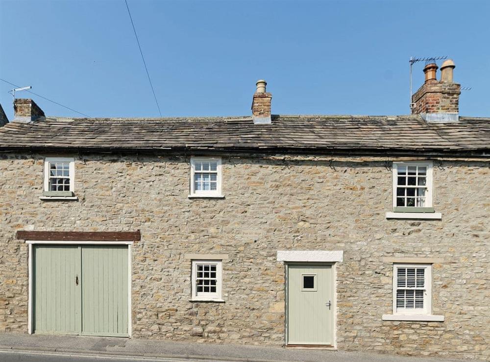 Pinfold Cottage is a detached property