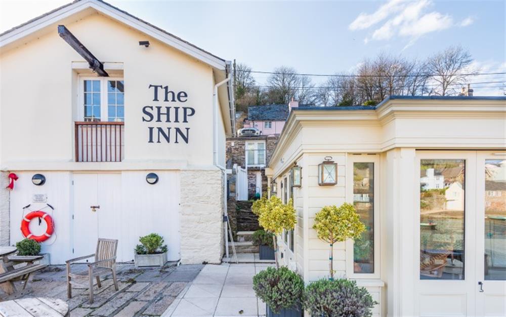 The fantastic Ship Inn at Pink Cottage in Noss Mayo