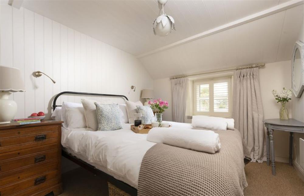 Master bedroom, sleep tight in a 5’ king size bed at Pink Cottage, Penzance