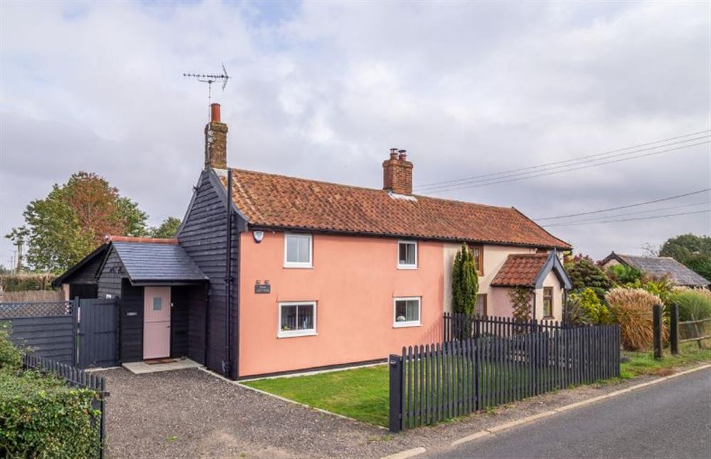 A delightful cottage nestled in the heart of rural Suffolk at Pink Cottage, Stradbroke