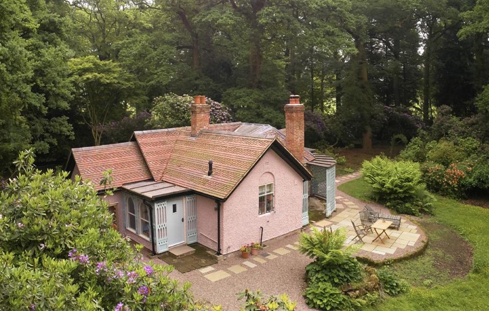 Nestled in the depths of Temple Wood, Pink Cottage offers a secluded spot for a romantic break (photo 4) at Pink Cottage, Weston-under-Lizard Nr Shifnal