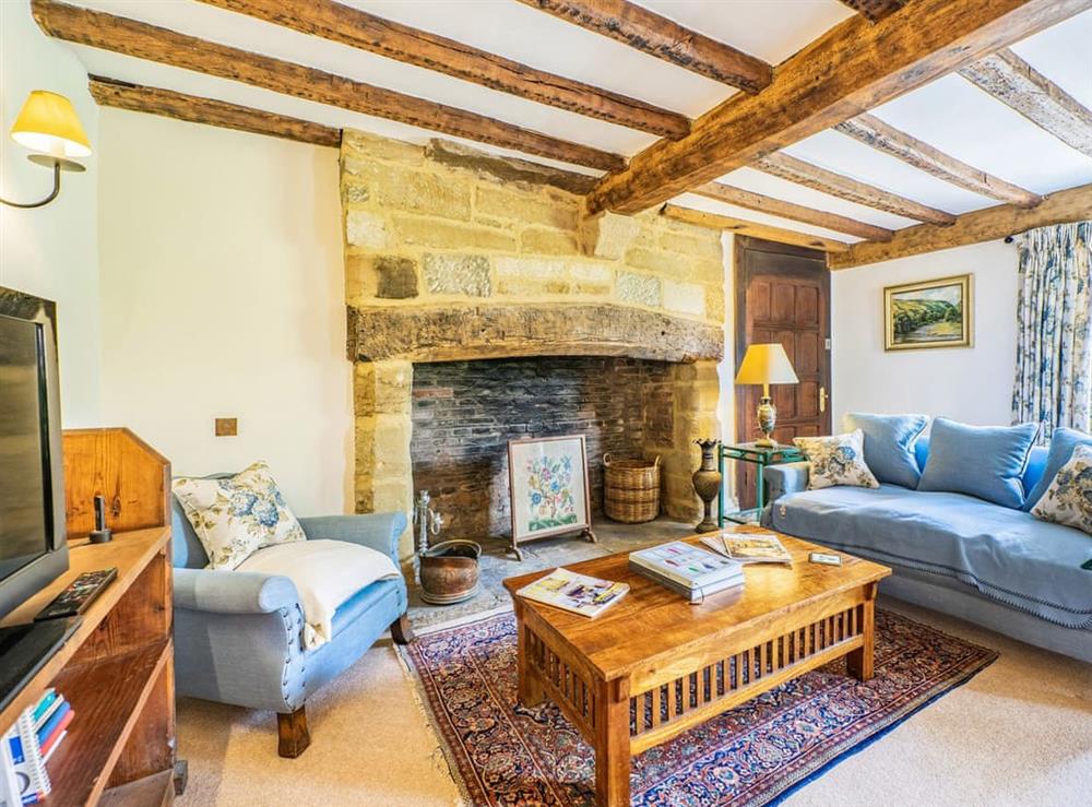 Living room (photo 2) at Pinley Hill House in Hatton near Warwick, Warwickshire
