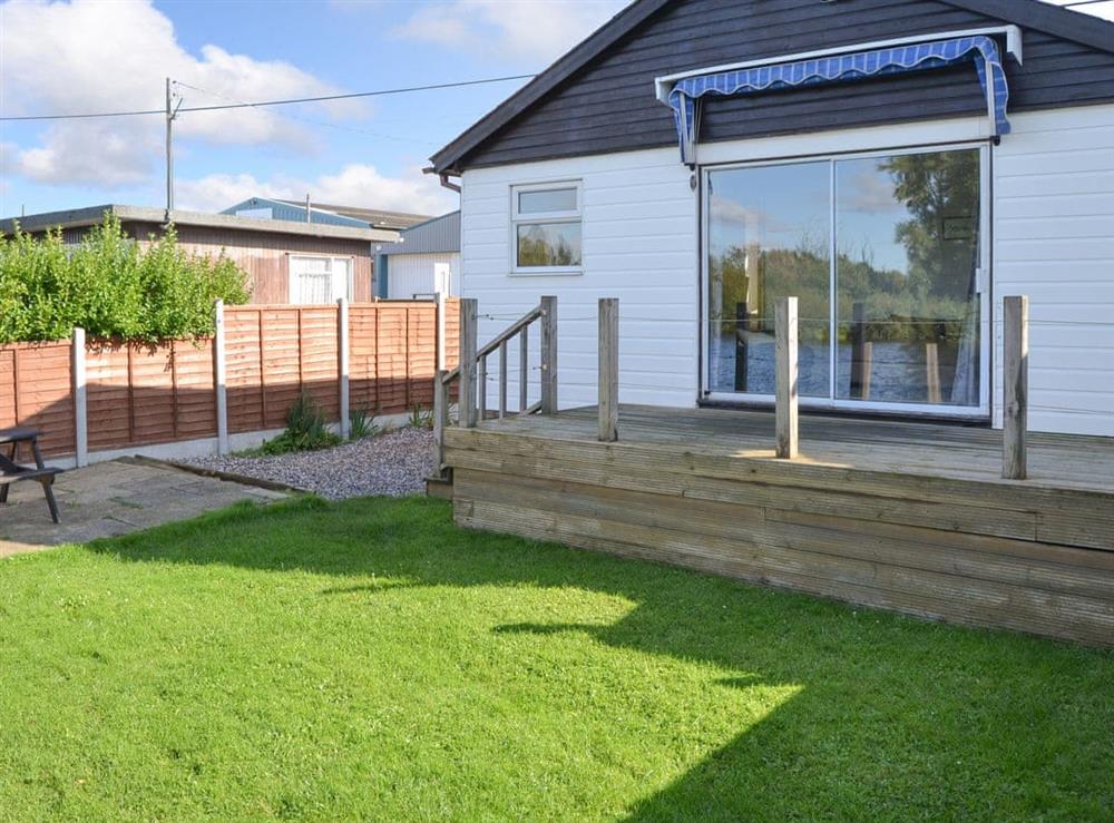 Attractive holiday home at Pintail in Brundall, near Norwich, Norfolk
