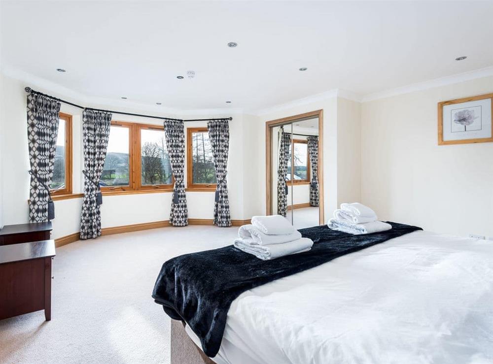 Large double bedroom at Piperdam House in Piperdam, near Dundee, Angus