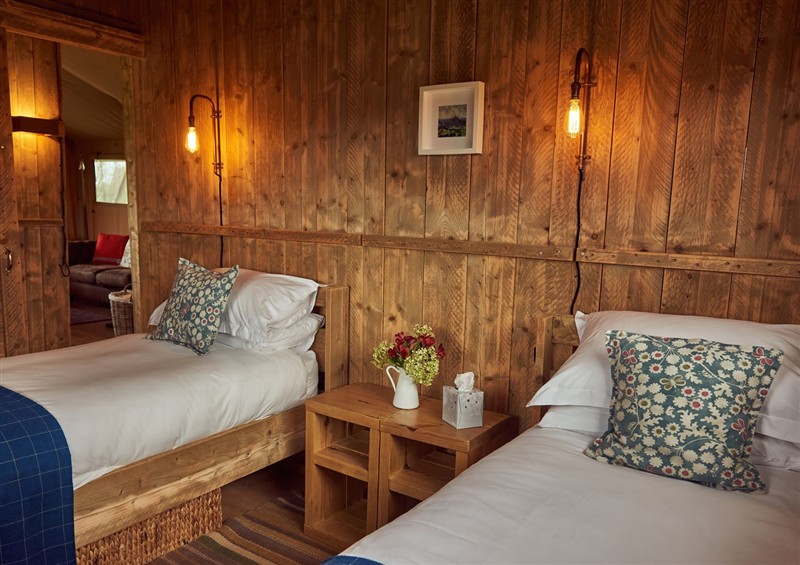 One of the 3 bedrooms (photo 2) at Pippin lodge, Coxbridge near Glastonbury