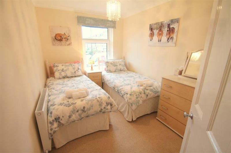 Twin bedroom at Pips Corner, Lynton