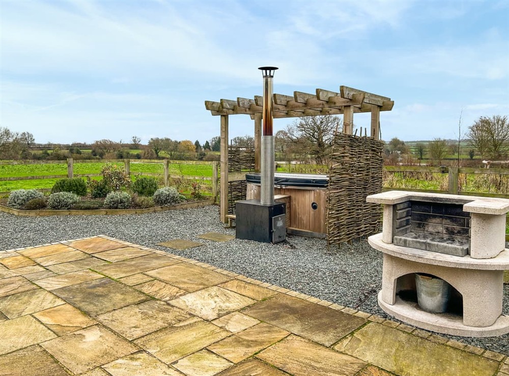 Outdoor area at Pitchers Barn in Welford, Northamptonshire