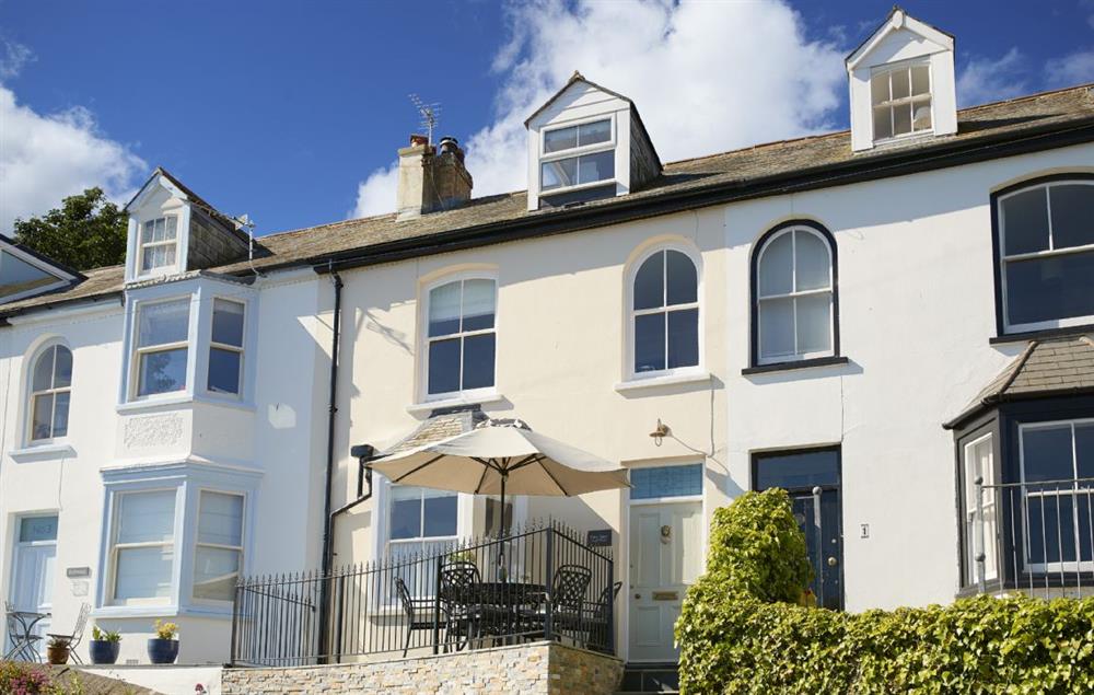Place View is in a prime location, just minutes from Fowey town center