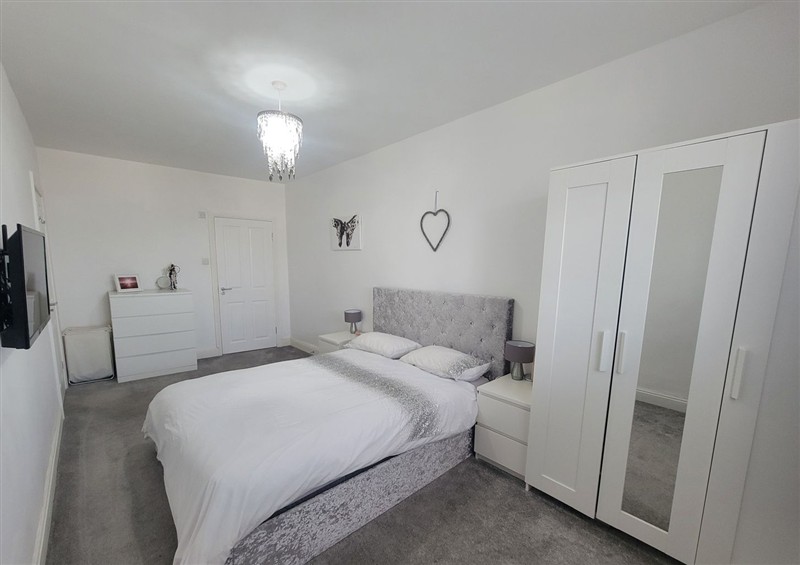 One of the 3 bedrooms at Plas Darien no 28, Trearddur Bay