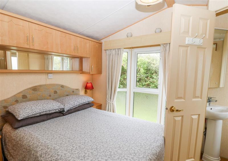One of the bedrooms (photo 2) at Plastirion Caravan, Llanfairynghornwy