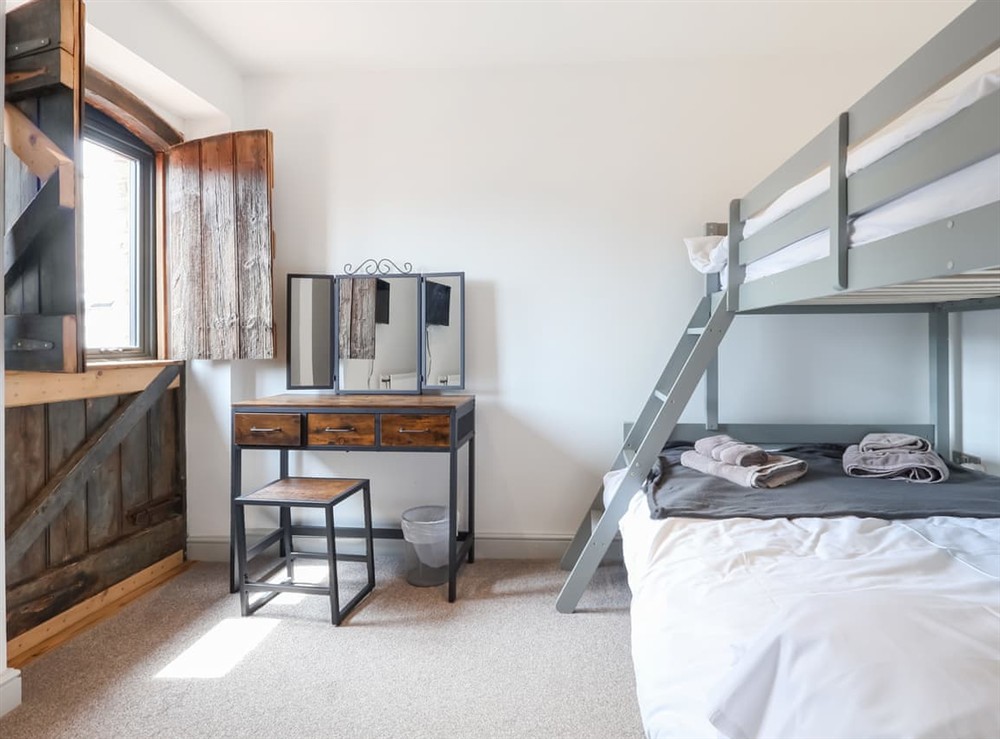Bunk bedroom at Plough Share in Gloucester, Gloucestershire