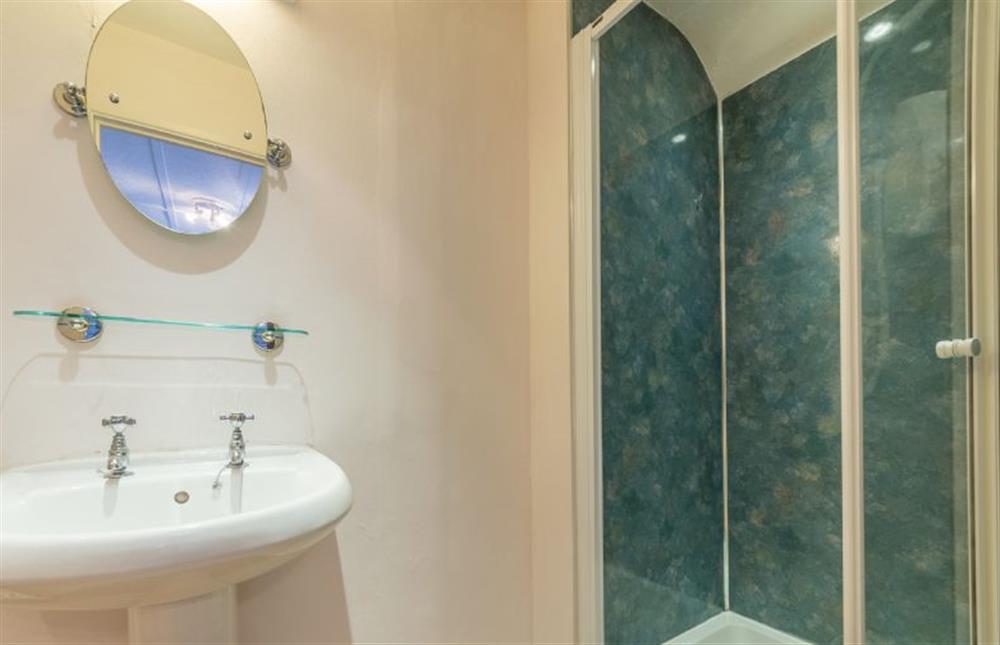 First floor: En-suite Shower room at Plunketts Cottage, Brancaster near Kings Lynn