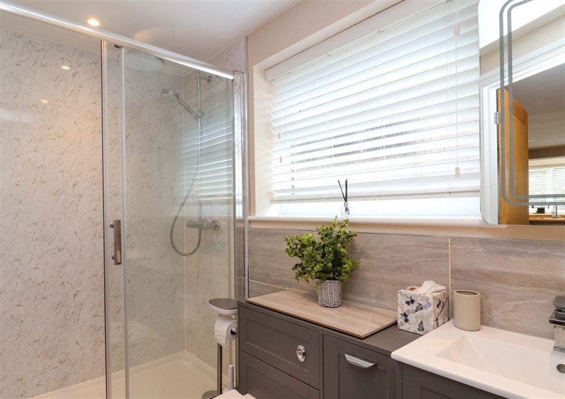 The bathroom at Poddington Cottage, Bishopstone near Salisbury