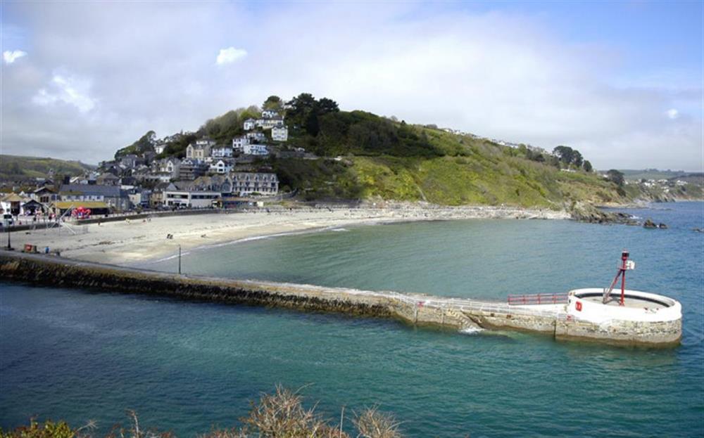 Nearby East Looe beach with the Banjo Pier at Pol Glen in Polperro