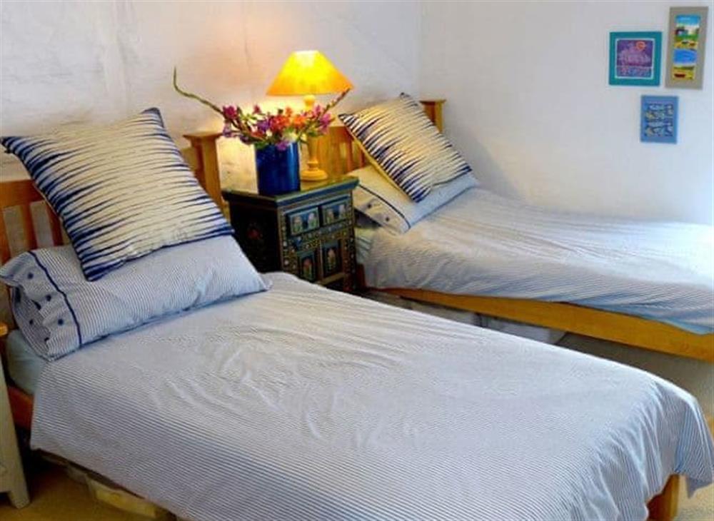 Lovely twin bedroom at Polbathic in Fowey, Cornwall