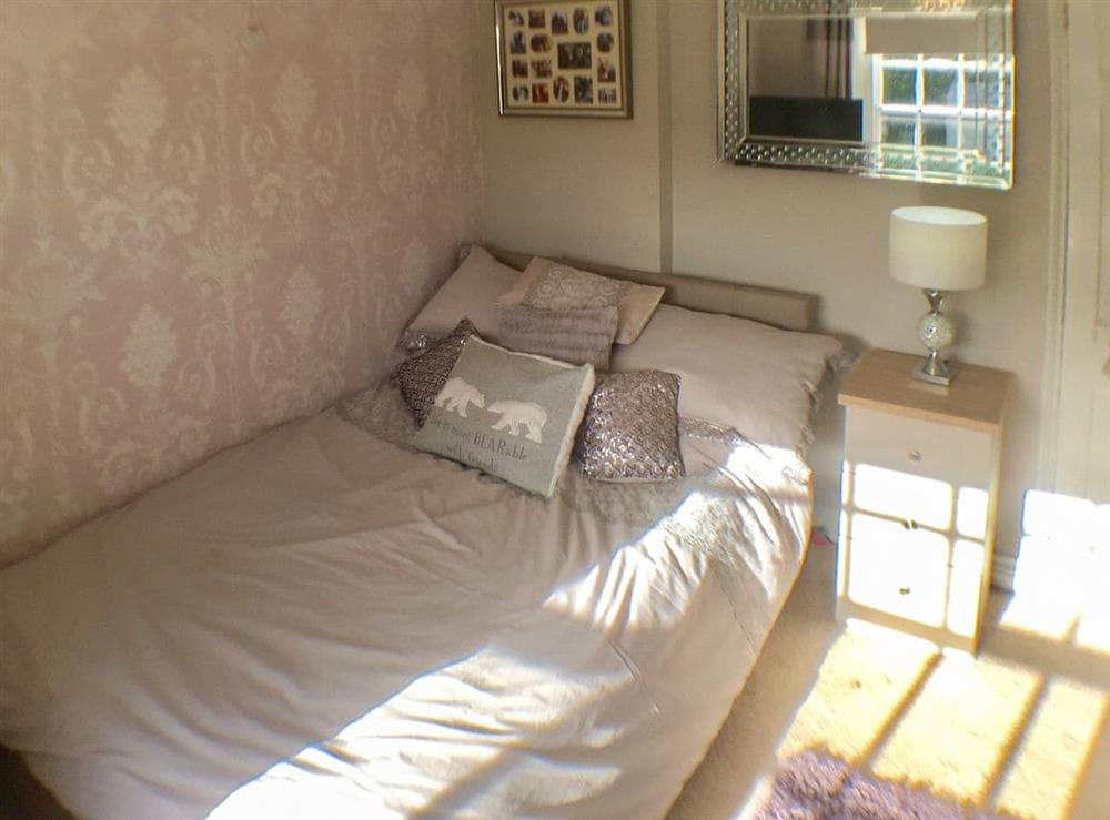 Comfy single bedroom at The Old Farmhouse, 