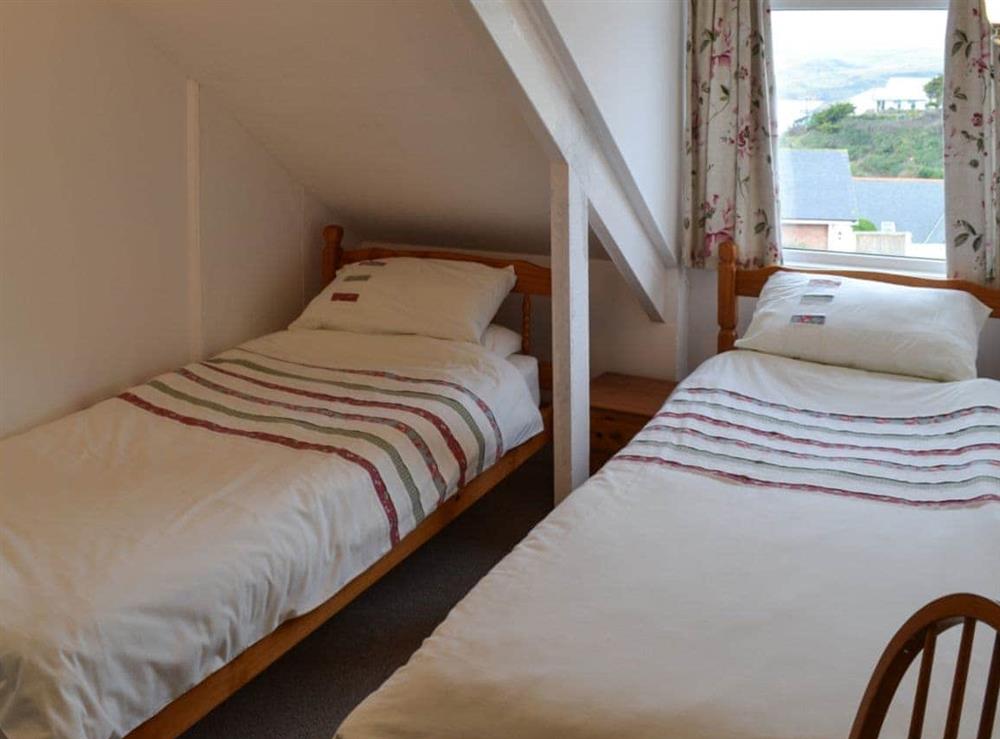 Twin bedroom (photo 2) at Polmeor in Polzeath, Cornwall