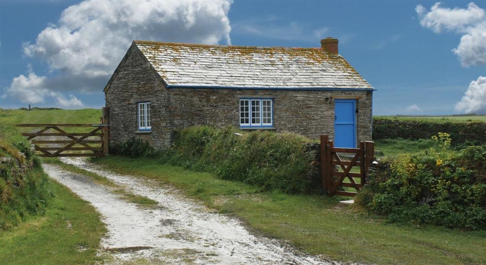 The exterior of Skippers Cabin, nr Padstow, Cornwall at Polmina Cottage in Penzance, Cornwall