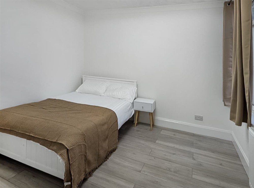 Double bedroom (photo 3) at Pompey Retreat in Portsmouth, Hampshire