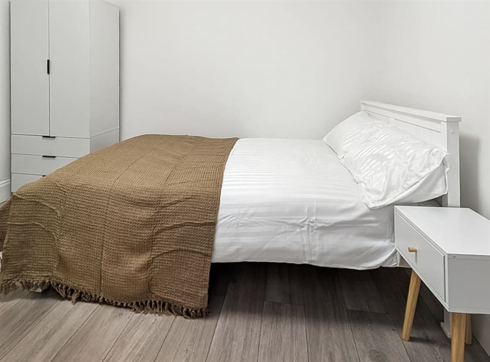 Double bedroom (photo 4) at Pompey Retreat in Portsmouth, Hampshire