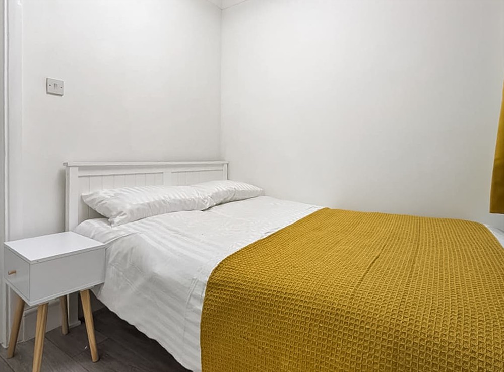 Double bedroom (photo 5) at Pompey Retreat in Portsmouth, Hampshire