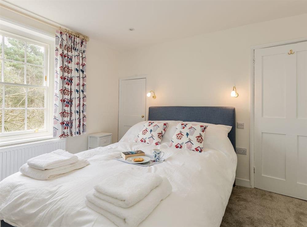 Cosy double bedroom (photo 2) at Pond Cottage in Boldre, near Lymington, Hampshire