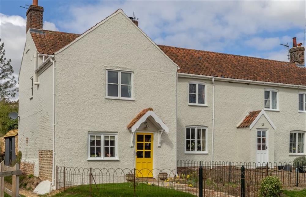 Pond Cottage: A period cottage in a gorgeous village location