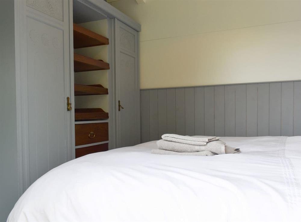 Double bedroom (photo 3) at Ponsford Ponds Shepherd Hut, 