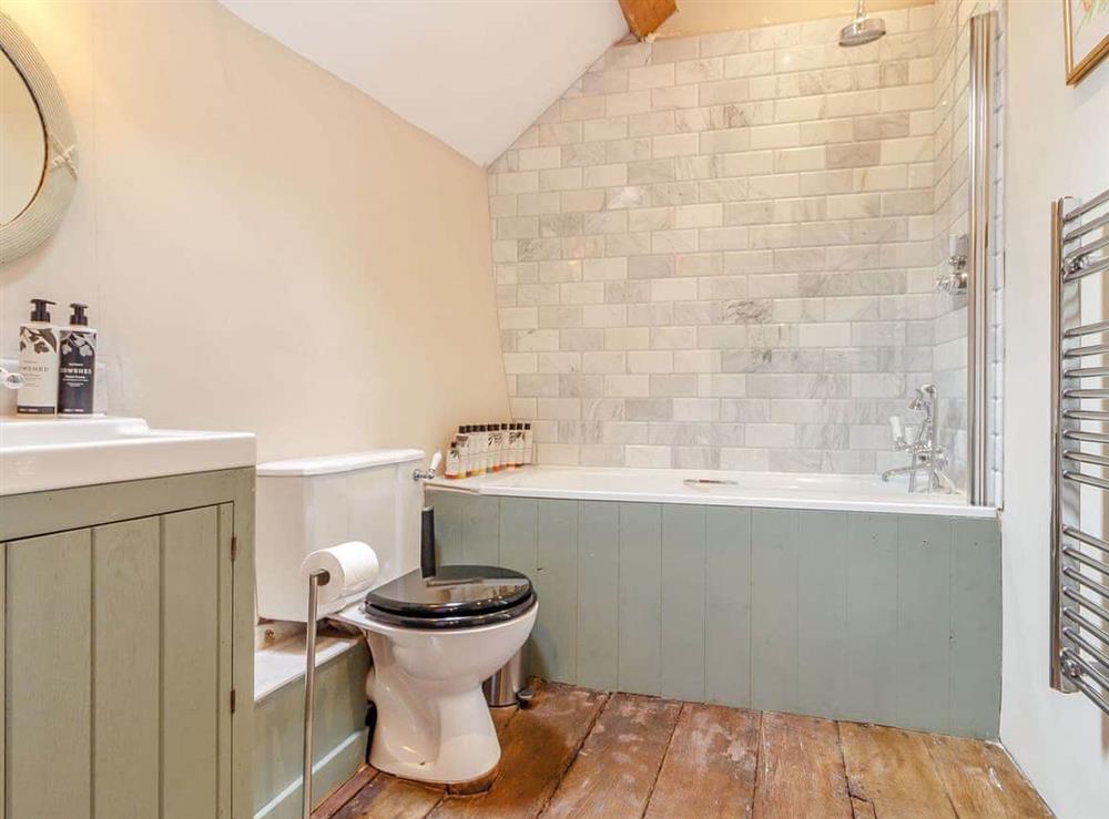 Bathroom at Pontysgob Cottage in Abergavenny, Gwent