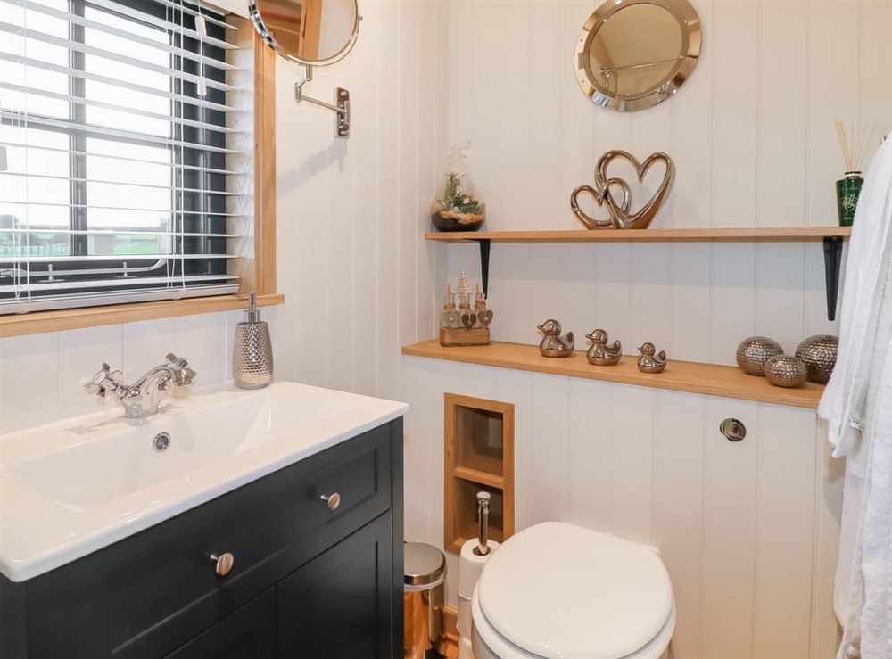 Bathroom (photo 2) at Poppies Shepherd Hut in Nottingham, Leicestershire