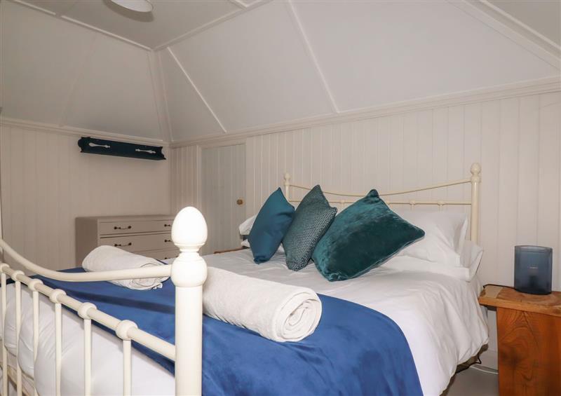 One of the 4 bedrooms (photo 2) at Poppins Cottage, Looe