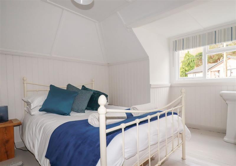 One of the 4 bedrooms at Poppins Cottage, Looe