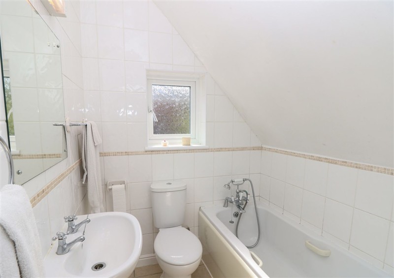 The bathroom at Poppy Cottage, Ventnor