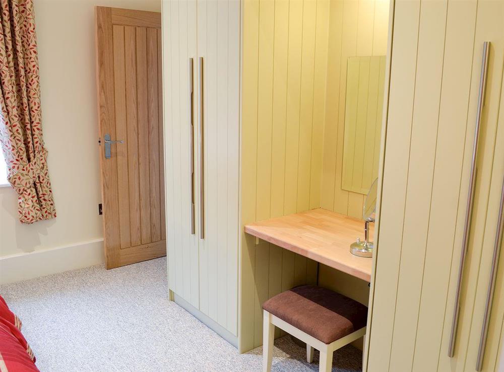 Twin bedroom (photo 2) at Poppyfields Stable in Scorrier, near St Day, Cornwall