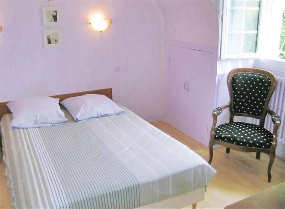Double bedroom (photo 2) at Pors-Guen in Gouesnac’h, Finistère, France