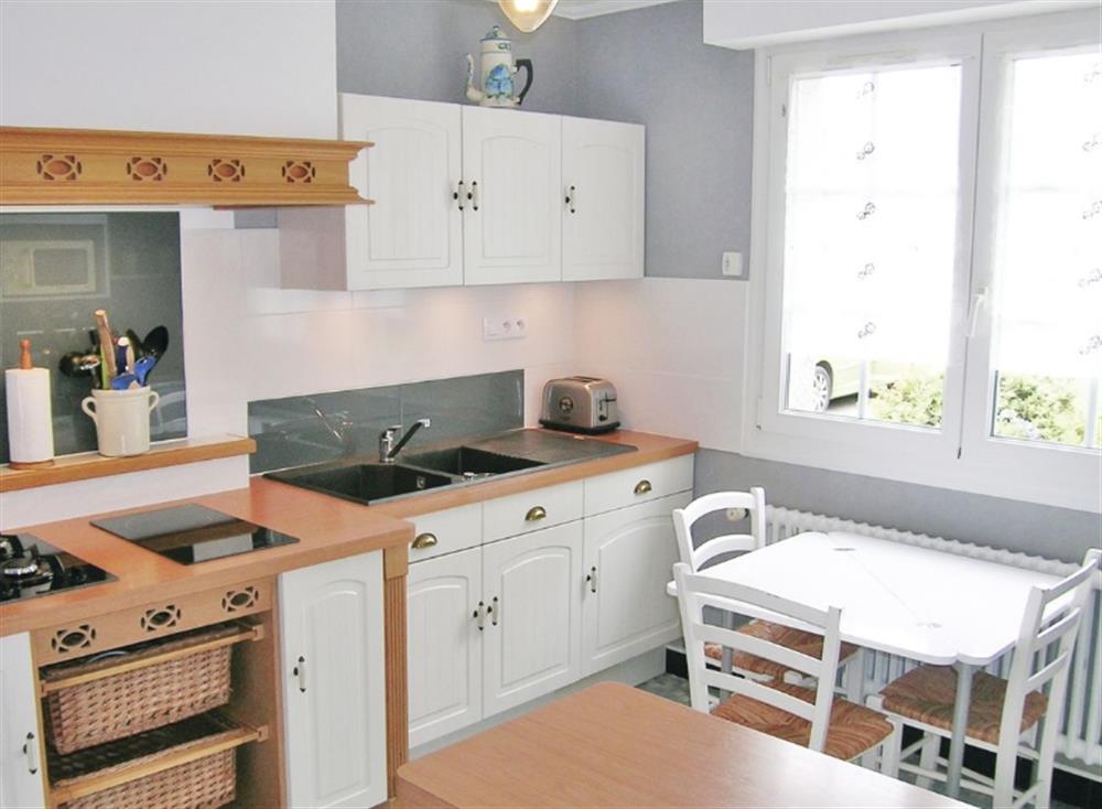 Kitchen/diner at Pors-Guen in Gouesnac’h, Finistère, France