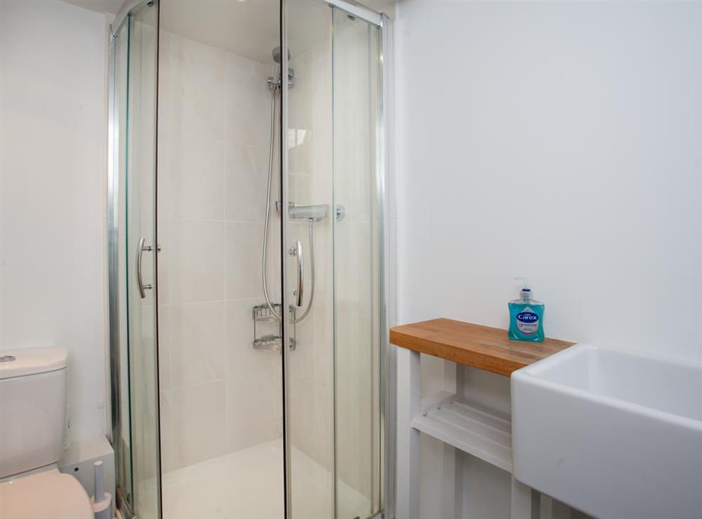 Shower room at Port and Starboard in St Mawes, Cornwall