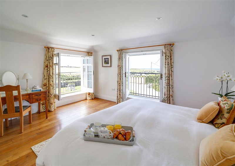A bedroom in Porthcothan House at Porthcothan House, Porthcothan
