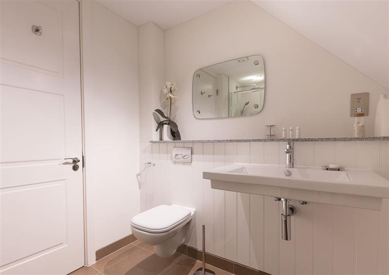 The bathroom (photo 4) at Porthminster View, St Ives