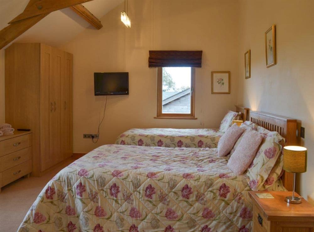 Twin bedroom at Poulston House in Harbertonford, near Totnes, Devon