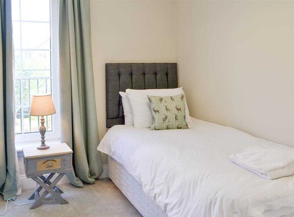Cosy single bedroom at Powderhall Brae in Edinburgh, Midlothian