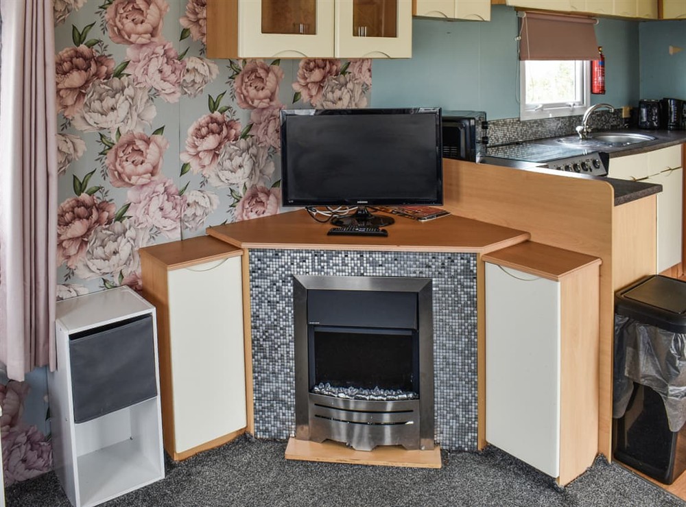 Living area (photo 2) at Praise Machine in St Osyth, Essex