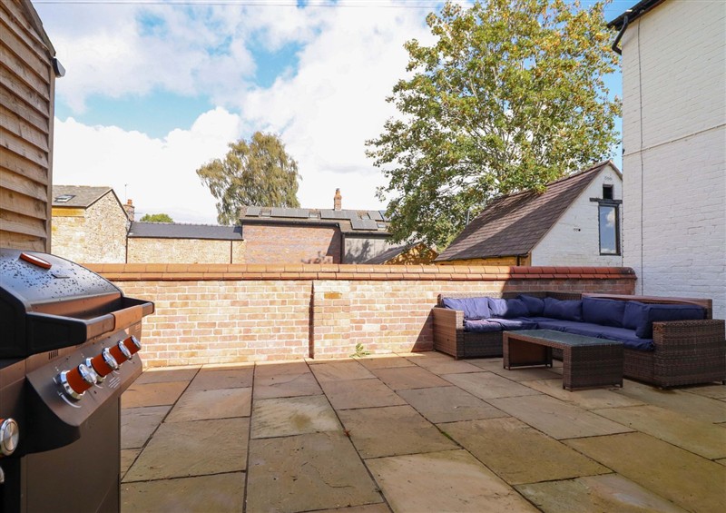 Enjoy the garden at Preesgweene Farmhouse, Weston Rhyn