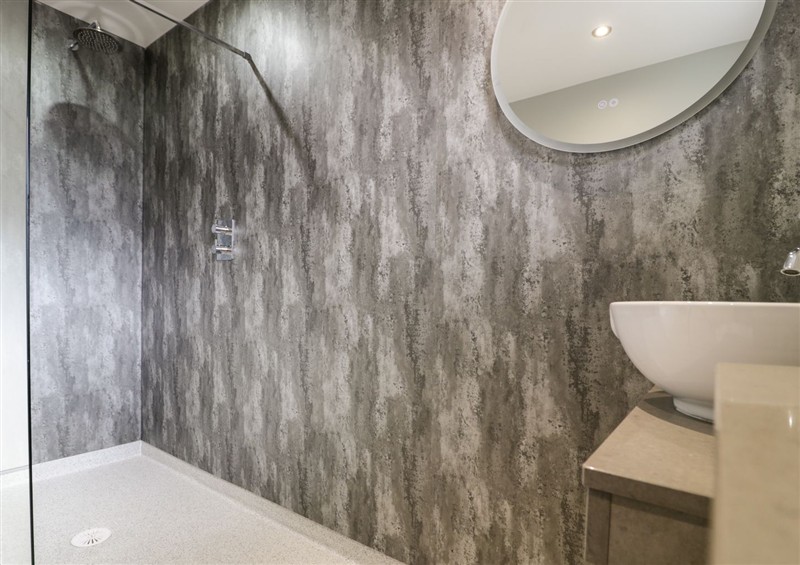 The bathroom (photo 3) at Premier Lodge 72, Dyserth