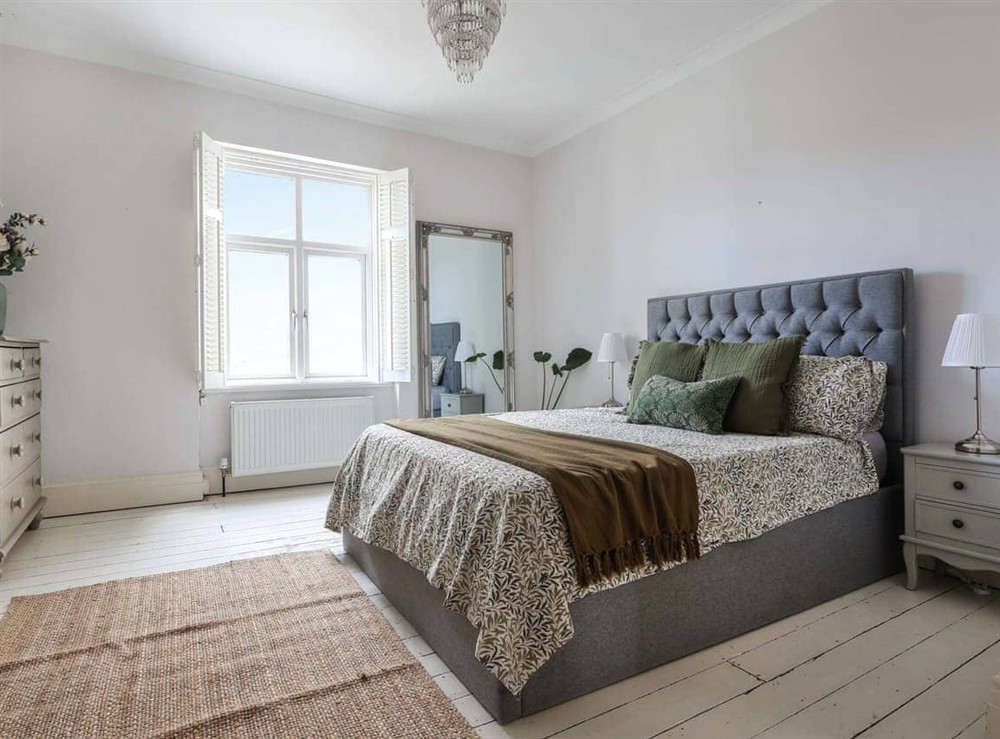 Double bedroom (photo 2) at Prep House in Cheltenham, Gloucestershire