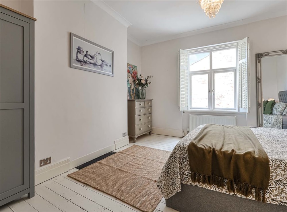 Double bedroom (photo 3) at Prep House in Cheltenham, Gloucestershire