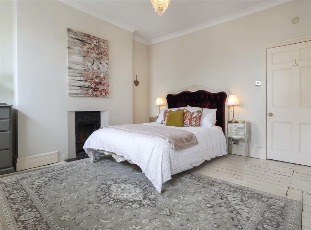 Double bedroom (photo 4) at Prep House in Cheltenham, Gloucestershire